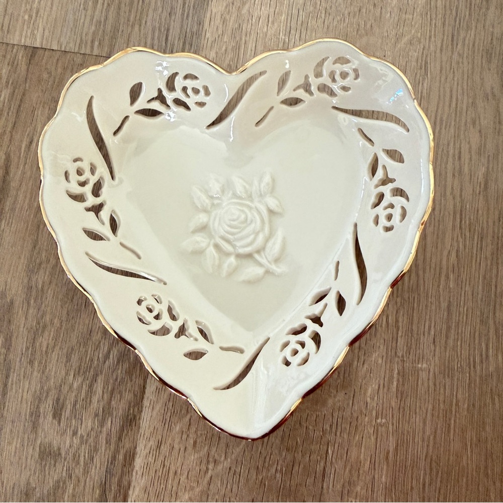 LENOX Rosebud Collection Heart Shape 24K Gold Trim Cream Dish Bowl, Valentine 5”